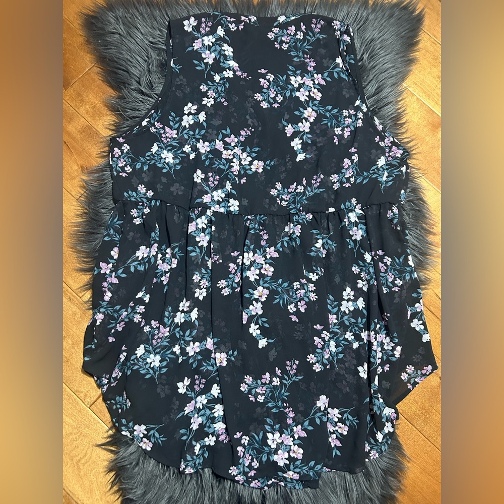 Torrid Black Floral Sleeveless Sheer Chiffon Pintuck Tunic Tank Top Size 1X - Picture 2 of 4